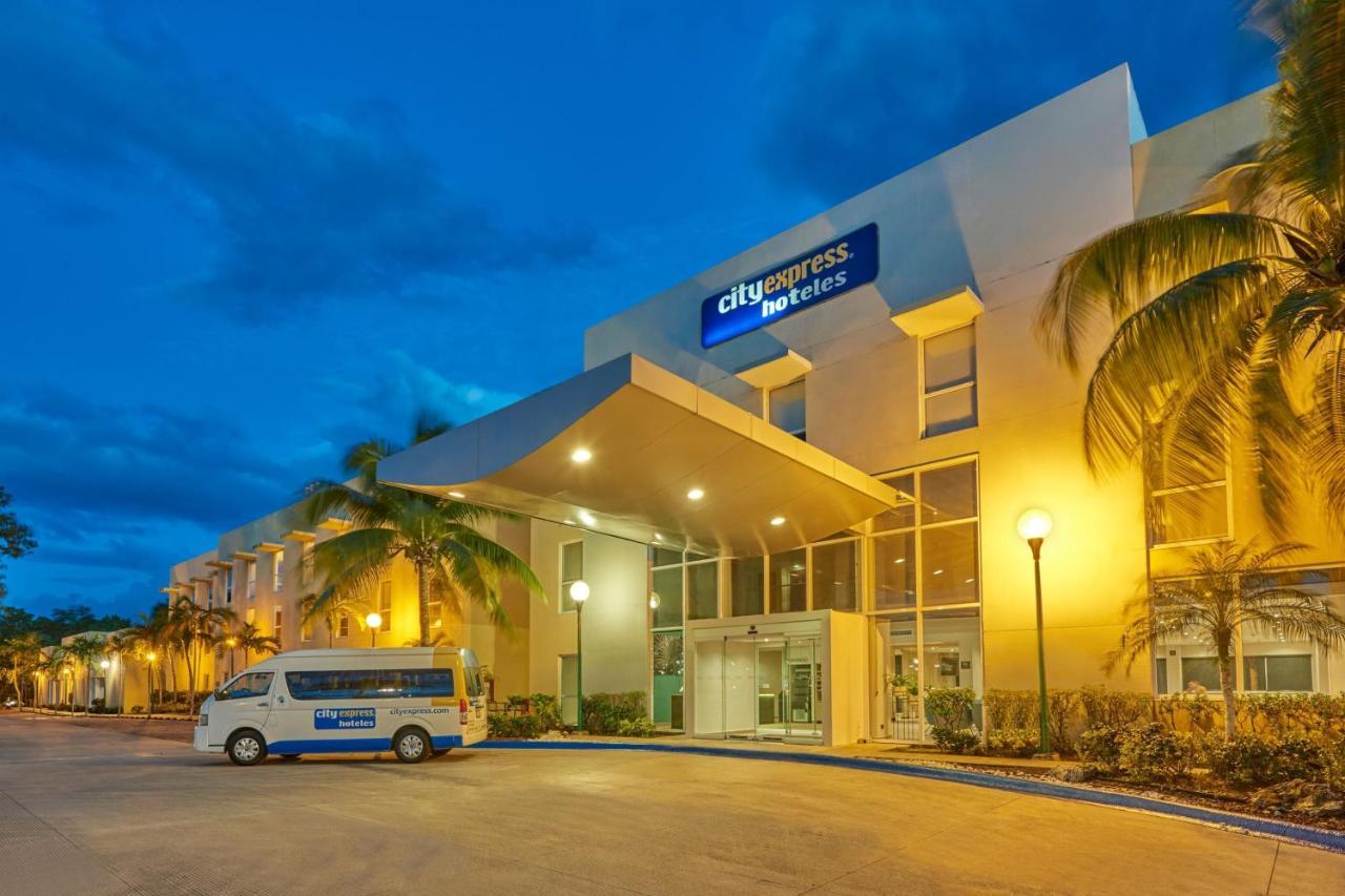 City Express By Marriott Плая дел Кармен Екстериор снимка