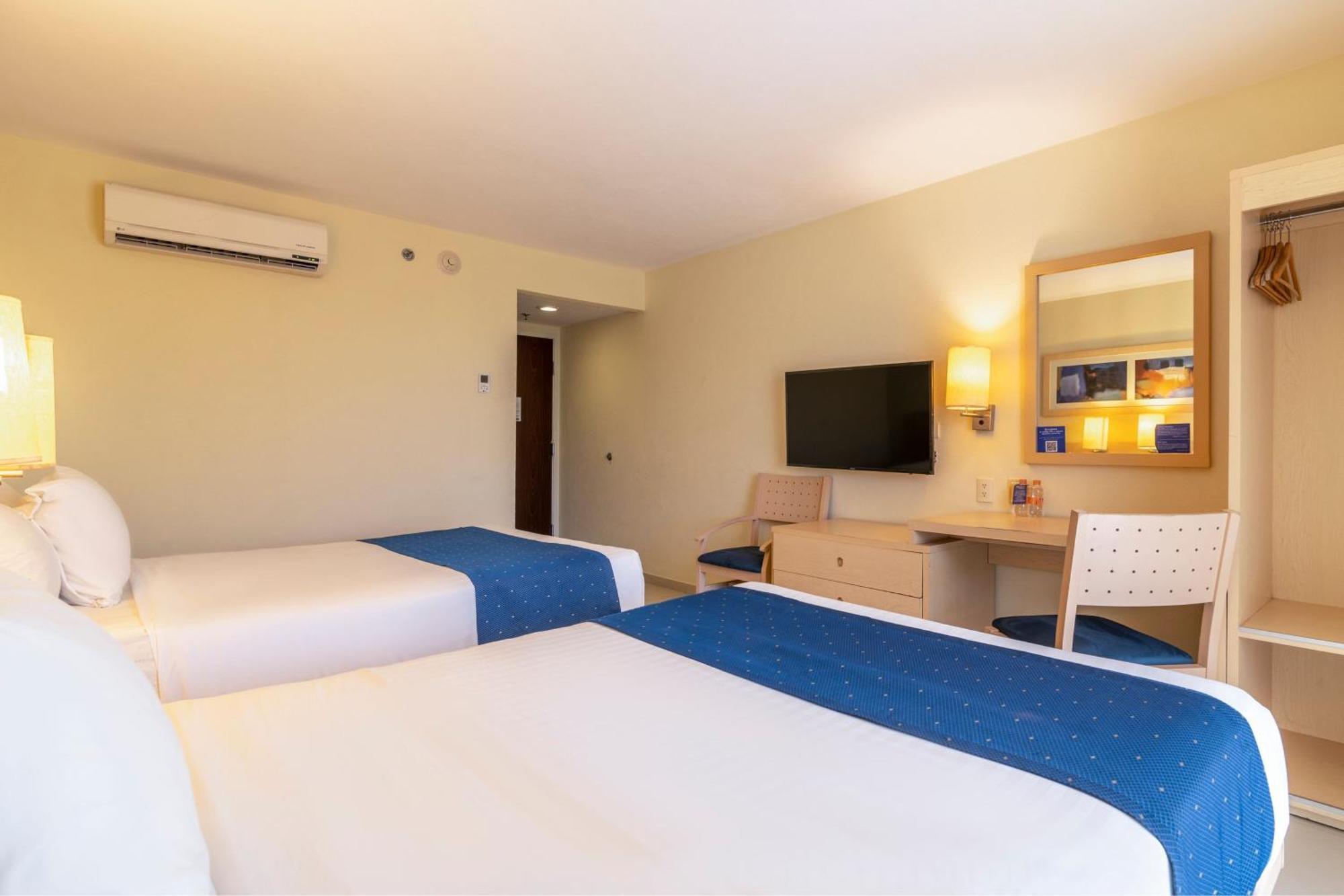 City Express By Marriott Плая дел Кармен Екстериор снимка